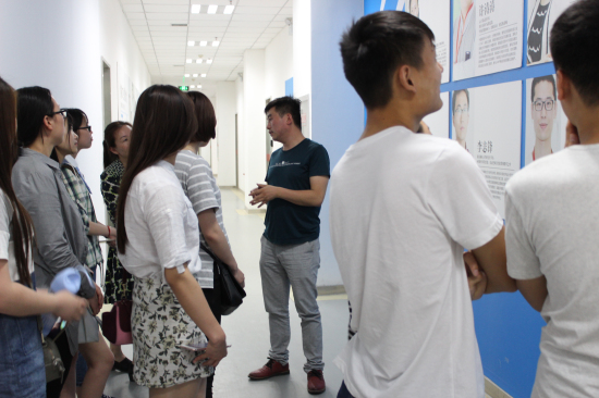 河南经贸职业技术学院信息管理系学生来云和教育参观