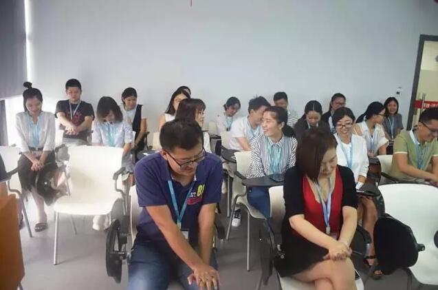 云和数据深圳中心开展健康知识教育讲座