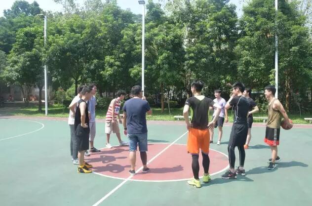 深圳中心学员课外拓展 ——Java设计队与前端设计队篮球赛