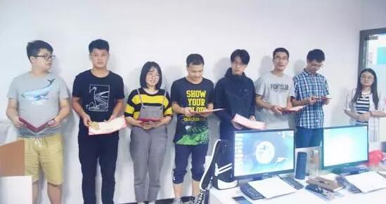 UI学员网页设计作品答辩颁奖典礼——云和数据深圳中心