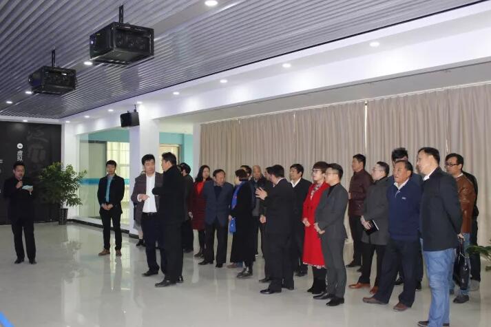 郑州科技学院泛IT学院迎来首次参观