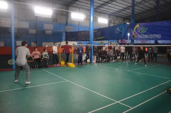 云和数据深圳中心组织学员羽毛球赛